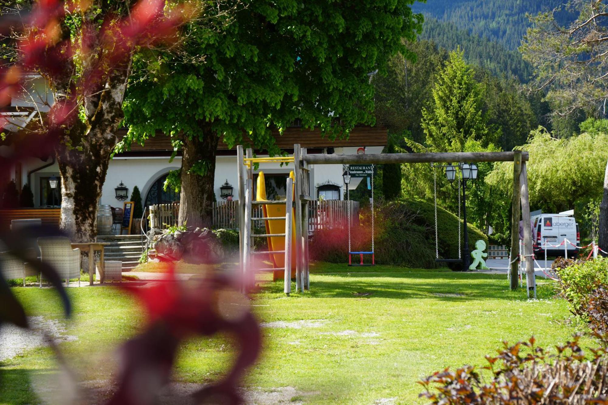 Hotel Bad Neunbrunnen Am Waldsee Maishofen Exteriör bild