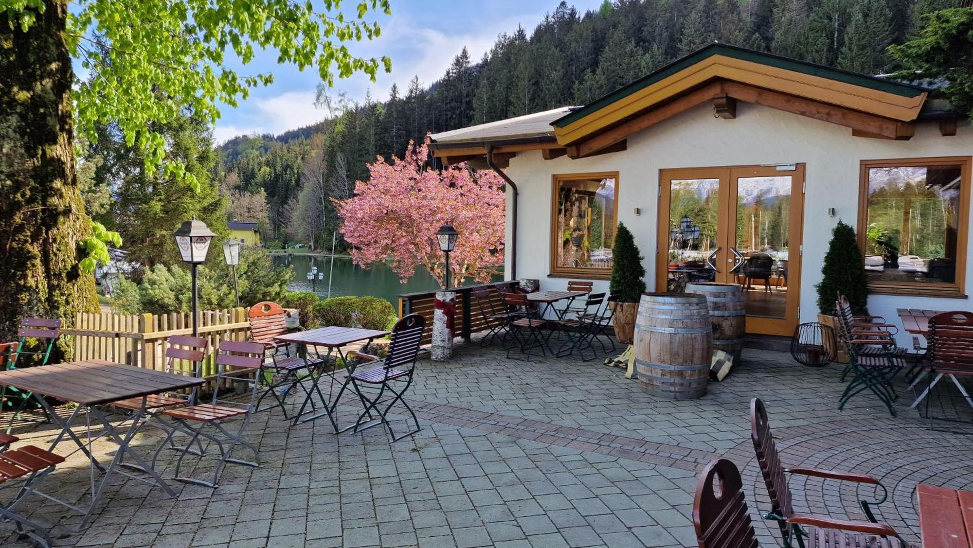 Hotel Bad Neunbrunnen Am Waldsee Maishofen Exteriör bild