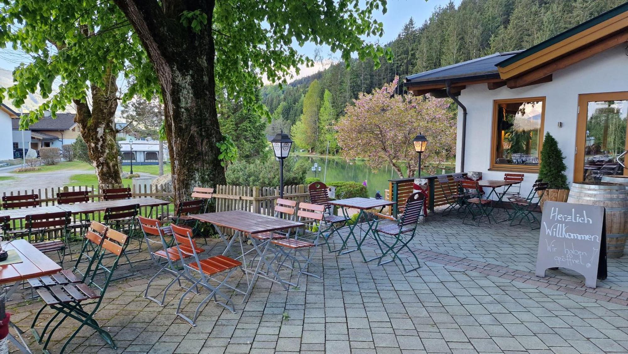 Hotel Bad Neunbrunnen Am Waldsee Maishofen Exteriör bild